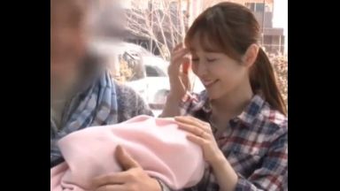 ★人妻ナンパ★篠田ゆう★主婦★おばさん！オナろう…巨乳x中だし！素人であなたの精子ドピュしちゃお※寝取られの超絶エロ動画「あぁぁっイクぅぅぅあっぁぁぁ！」素人ナンパのthumbnail