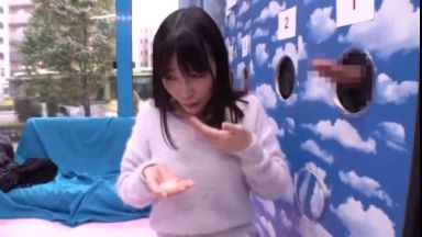 【富田優衣】《エロ動画×MM号･賞金ゲーム》彼氏とラブラブデート中にマジックミラー号に誘い込み彼氏のチンポを当てる事が出来たら賞金ゲット！出来なかったら問答無用で罰ゲーム中出し寝取られ公開SEX！のthumbnail