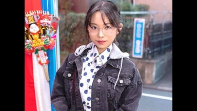 【マジックミラー】お正月にナンパした黒髪メガネ美少女が野球拳企画に挑戦！下着にされなし崩しセックスでぶっかけ射精！のthumbnail