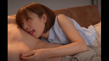 【純愛】あどけないショートヘアの彼女と熱い濃厚キス→絡み合う体温と愛おしい吐息に導かれるままに深く結合のthumbnail