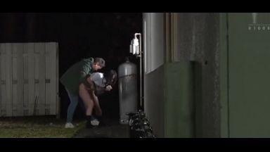 【野外レイプ】「大人のペニスが大好物ッ！」男子トイレで全身ずぶ濡れドエロ太ももムチムチ制服JKにがに股バキュームフェラのthumbnail