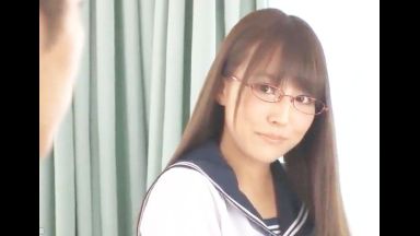 ♡学校では真面目で清楚なのに…放課後はいつもチンポ欲しがるスケベな身体なの…♡誰もいない教室で…勿論家でもね…のthumbnail