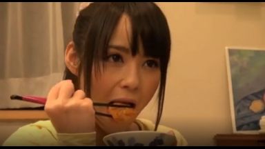 「叔父さん、痛いよ！」大人のカラダに成長した姪っ子が久しぶりに会った叔父に処女を奪われるのthumbnail