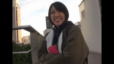 【MM号】ショートカットがかわいい小動物娘をマジックミラー号に連れ込んで言葉巧みにSEXする!!のthumbnail
