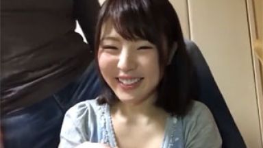 笑顔がかわいい普通の女の子って感じが逆にエロいお姉さん手マンで感じちゃう色白童顔ロリかわのthumbnail