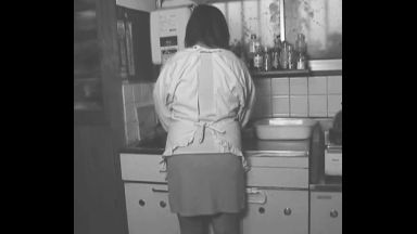 ！！未亡人の寮母さんは女盛りの豊満な肉体で若くて硬い反り返るチンポで毎日性処理…おばさんに頂戴のthumbnail