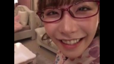 【深田えいみ】友達の彼氏を奪うことが大好きなメガネっ娘巨乳ビッチ浴衣姿で浮気手コキフェラ抜き生ハメ生中出しのthumbnail