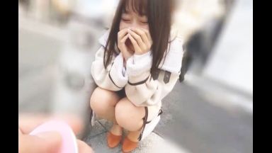 ♥リモコンバイブ挿入して街中お散歩…蹲って動けないおマンコはお家に帰って中出しおねだりしちゃうのthumbnail