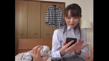 <女教師>「コレ私の写真じゃない!」先生と生徒。実らぬ恋で不登校な生徒に･･･「恋は無理だけどカラダなら良いよ?」のthumbnail
