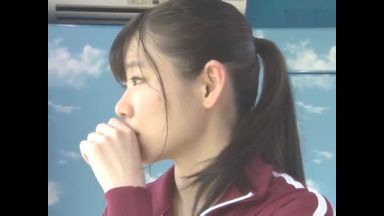『あそこまで…するんですか？』入社予定の黒髪清楚美少女なSOD女子社員が撮影現場見学⁉ミラー号でなし崩しにエロセックス！のthumbnail