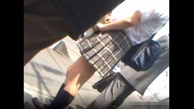 【痴漢レイプ】デカ乳ボイン制服JKがいつもの通学バスに乗車したらどこだか知らない駐車場にマッパで降車させられたのthumbnail