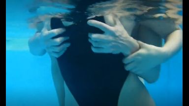 【変態水着女】競泳水着で凌辱されるドMお姉さん…固いデカチンで突き上げられ顔面騎乗＆連続絶頂のthumbnail