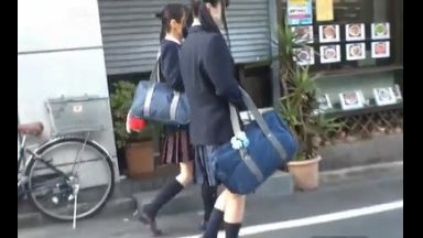 ♡「下着モニターしませんか？♡」貧乳と爆乳JKが騙されてチンポ挿入されちゃう…怖いよぉ…絶対怪しいし…着いて行ったらどぴゅぅぅぅ♡のthumbnail