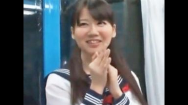 超絶可愛いセーラー服JKとマジックミラー号の中でエッチしちゃうのthumbnail