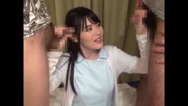 【素人ナンパ】清楚美少女ナースにインポ男性が悩み相談！2本の肉棒を交互に手コキ＆フェラからエロ3P乱交セックスで中出し！のthumbnail