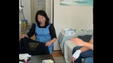 ☆五十路☆『カラダを拭いてくれませんか?』お手伝いオバサンに清拭をお願いしたついでにシモの世話をして貰おうと･･･のthumbnail