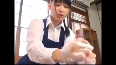 【ハーレム3P】ブルマ姿のJK二人が勃起チンポにスペシャルマッサ！乳首舐め＆ローション素股で美尻に大量ぶっかけ！のthumbnail