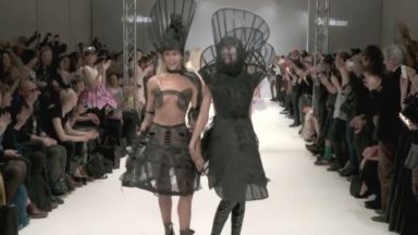 ガチでエロいのはランウェイを歩くモデル達ですｗｗｗのthumbnail