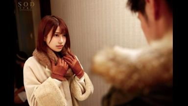 東北ロケ帰りに大雪で東京に帰れなくなったお天気お姉さんが、仕事の愚痴を聞いてくれる新人ADと妊娠するまで中出し…のthumbnail