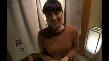 ♥男湯に突入「おまんこ汁を舐めてもらうために赤面入湯♥」卒業旅行の罰ゲームを隠し撮りのthumbnail