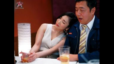 【舞原聖】ヤレそうでヤレない美人で有名なスナックママと閉店後セックス！のthumbnail