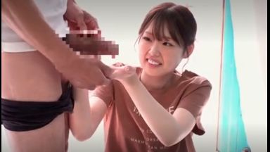 マジックミラー号で子持ち美人妻が陥落！産後の柔肌を犯され、夫の前で繰り広げられる中出し不倫の背徳ドラマを公開のthumbnail