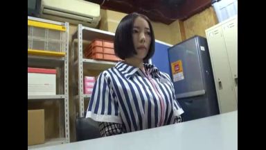 ♡お金必要なんでしょ…パートのおばさんの弱みに付け込んでラブホで淫乱調教…墜ちたセレブ人妻のおマンコのthumbnail