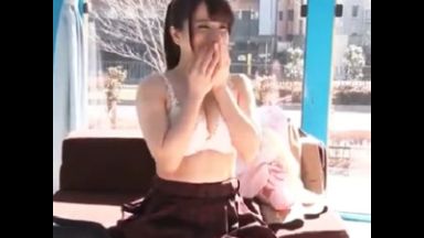 マジックミラー号でエッチなことされちゃったJKのthumbnail