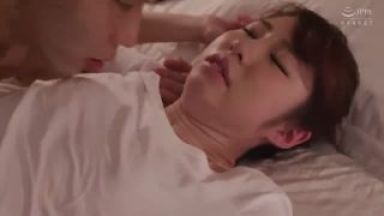 めっちゃビクビク敏感に感じまくっちゃうマッサージ師のお姉さん押し倒してエッチしまくり手マン感じちゃうのthumbnail