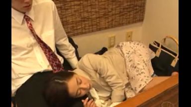 ♥女上司が泥酔したら性獣に豹変「ねぇHしようよ…絶倫淫乱まんこにチンポ欲しがって愛液トロトロ…欲しくて堪らないの♥のthumbnail