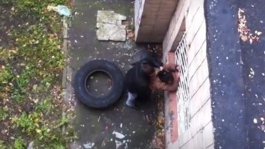 建物の陰でセックスしているところを撮影しましたｗｗｗのthumbnail
