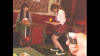 ♡「あぁぁあ零れちゃう…」リモコンバイブ挿入したままバイトさせる鬼畜…ノーパンで愛液トロトロ垂れ流しながら…♡のthumbnail