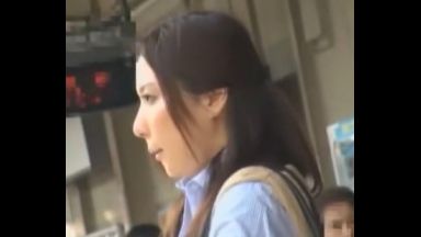 ♥「今日の痴漢の餌食はこの熟女♥」満員電車で服を脱がされチンポ挿入される完熟おマンコ…顔射で通勤するＯＬのthumbnail