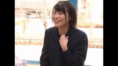 清楚なJKがマジックミラー号で膣内洗浄されちゃうのだのthumbnail