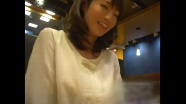 ♥清楚な奥様をナンパしたらスケスケ下着の淫乱人妻だった…「こんな勝負下着でどこ行く予定だったの？♥」中出しドピュぴゅしちゃったのthumbnail