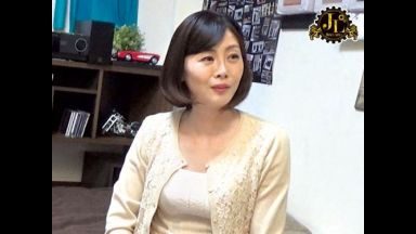 うち汚いですけど…男の部屋を掃除しに来てくれた五十路おばさんとセックス！のthumbnail