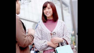 ☆人妻ナンパ☆　５５歳だというが浮気相手がいるとおっしゃる性欲旺盛な完熟人妻がとびきりスケベな淫乱メス犬に豹変！平日の昼下がり街頭アンケートだと近寄ってきた年下のナンパ師に匂い立つヌルヌルの閉経マ●コをほじくり回されて激しく興奮したドスケベ人妻が下品なアヘ顔で悶え狂う淫らな姿を見逃すな！のthumbnail