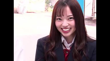 【マジックミラー号×カップル】愛らしい女子高生さんが彼氏のアソコを見分けるゲームで大興奮しまくりで抜ける件ｗｗｗのthumbnail