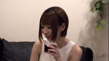 【キメセク】生意気な美少女デリヘル嬢に媚薬を仕込みエッチな気持ちにさせ本番しちゃう♡イカセまくって中出ししまくる///のthumbnail