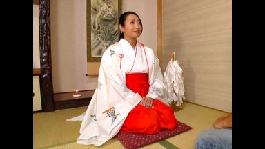 【憑依淫乱痴女】「もう興奮してダメになっちゃいそう♡」変態女に憑霊された巫女服美少女がオチンポ乱れ生ハメ中出しセックス！のthumbnail