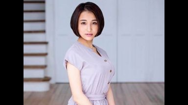 【人妻】清楚三十路奥さんののAVデビュー作品！AV出演を決意した美女奥様がAV男優との初絡みで快楽のスイッチが入り…のthumbnail
