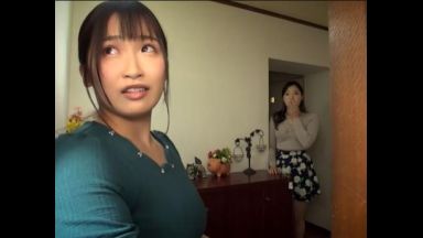 【レイプ】｢知らない人、じゃないよねぇ?ｗ｣突然の来訪に引きつる人妻。男達がなだれ込み、無抵抗になるまで喉と膣を犯されつづけるのthumbnail