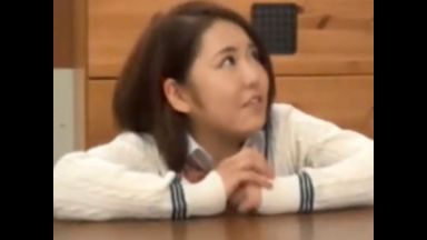 妹の友人がパンチラしてたから興奮しちゃった兄は炬燵の中でエッチしちゃうのだのthumbnail