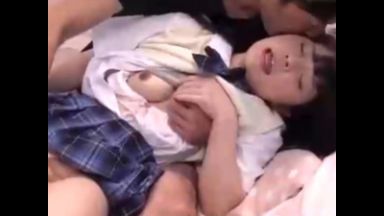 ［マジックミラー］大人しそうなJKが企画にのっかって謎のジュース飲まされたらアソコが疼いてチンポ舐めちゃったのthumbnail