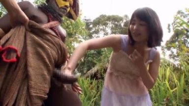 【橘花音】《エロ動画×お姉さん･原住民》清楚系AV女優のお姉さんが南太平洋のとある島の秘境に住む原住民とガチ野外SEXのthumbnail