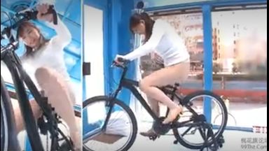 【MM号】魔改造アクメバイクで漕ぐ度ピストン絶頂!!買い物帰りの人妻が刺激に病みつきになって生ハメまで要求しちゃう!!のthumbnail