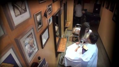 【桐嶋りの】超特級レベルのスレンダー美脚ギャル美容師が抜いてくれるこっそりバレないように手コキフェラ抜きビッチのthumbnail