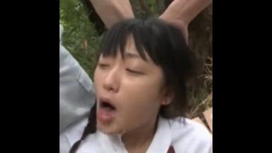 山奥に拉致されたJK！男たちにイラマチオで輪姦される！のthumbnail