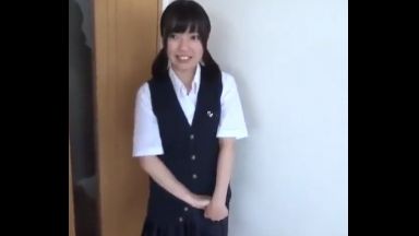 ♥「また来ちゃいました…3回目かな♥」まだ膨らみかけおっぱいの少女が裸で料理…そのままハメちゃったのthumbnail