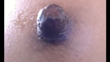 ずっと乳首のアップですが見てみたい変態クソ野郎は居ますか？のthumbnail